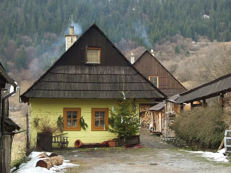 Log houses in Vlkolínec